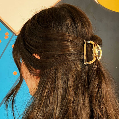 Ellison+Young - Stylish Outlined Hair Claw