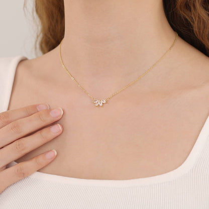 Melange Blanc - N024 marquise necklace, flower necklace, pendant necklace