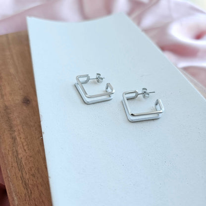 Spiffy & Splendid - Luxe Silver Kamora Hoops