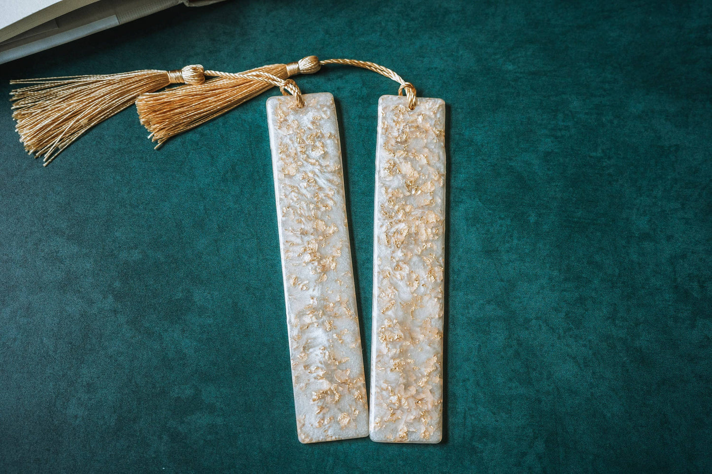Dège Creative - White & Gold Marble Bookmark