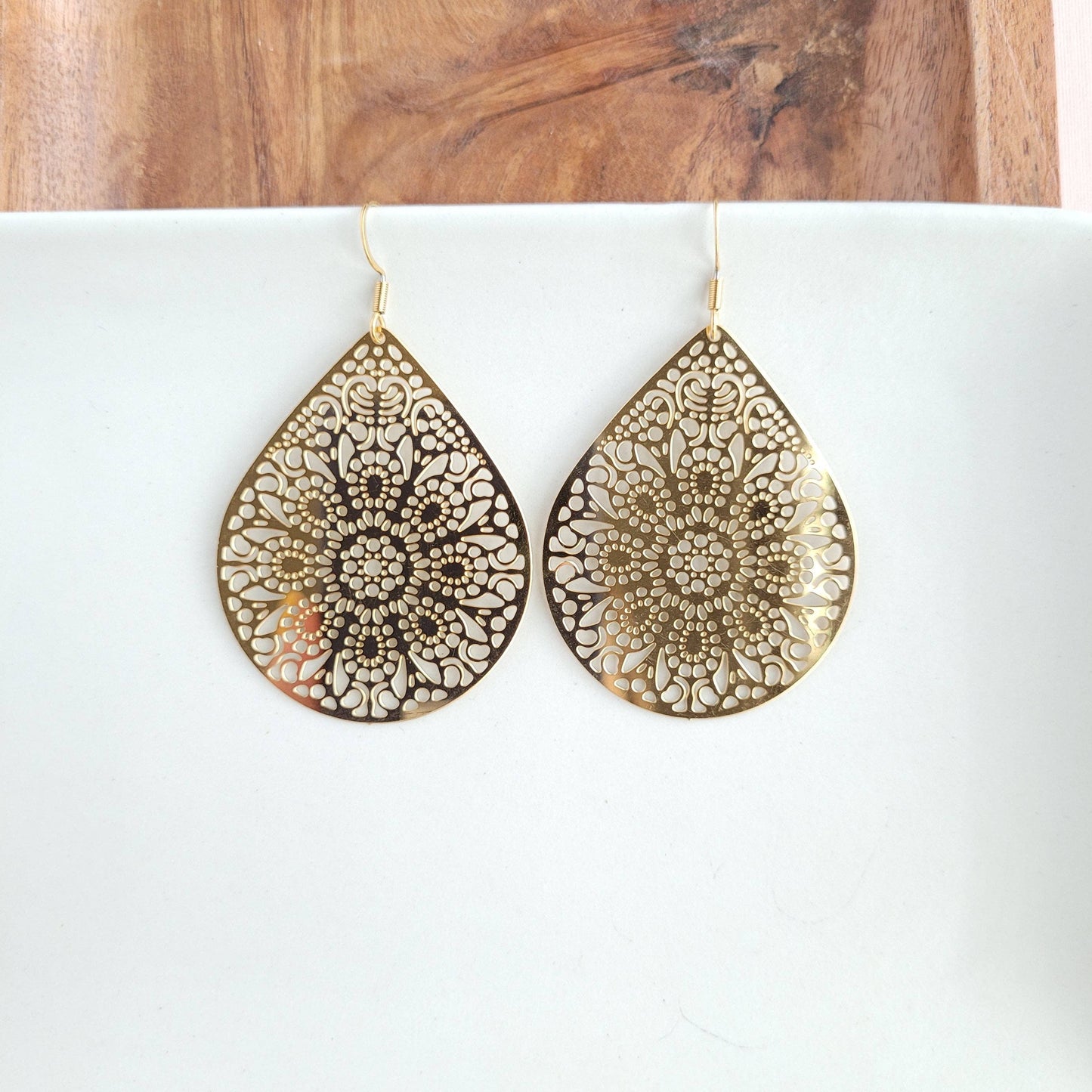 Spiffy & Splendid - Camilla Pendant Earrings - Gold // Jewelry