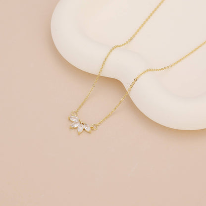 Melange Blanc - N024 marquise necklace, flower necklace, pendant necklace
