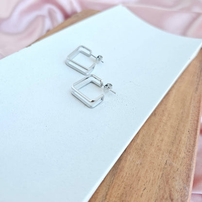 Spiffy & Splendid - Luxe Silver Kamora Hoops