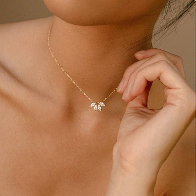 Melange Blanc - N024 marquise necklace, flower necklace, pendant necklace