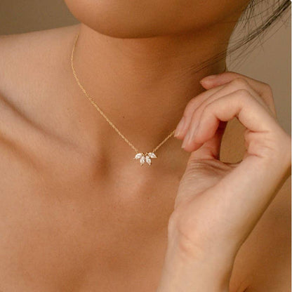 Melange Blanc - N024 marquise necklace, flower necklace, pendant necklace