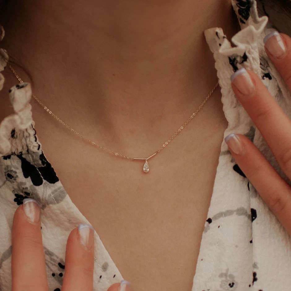 MV101 Mauve Jewelry Co. - Harper Diamond Teardrop Necklace