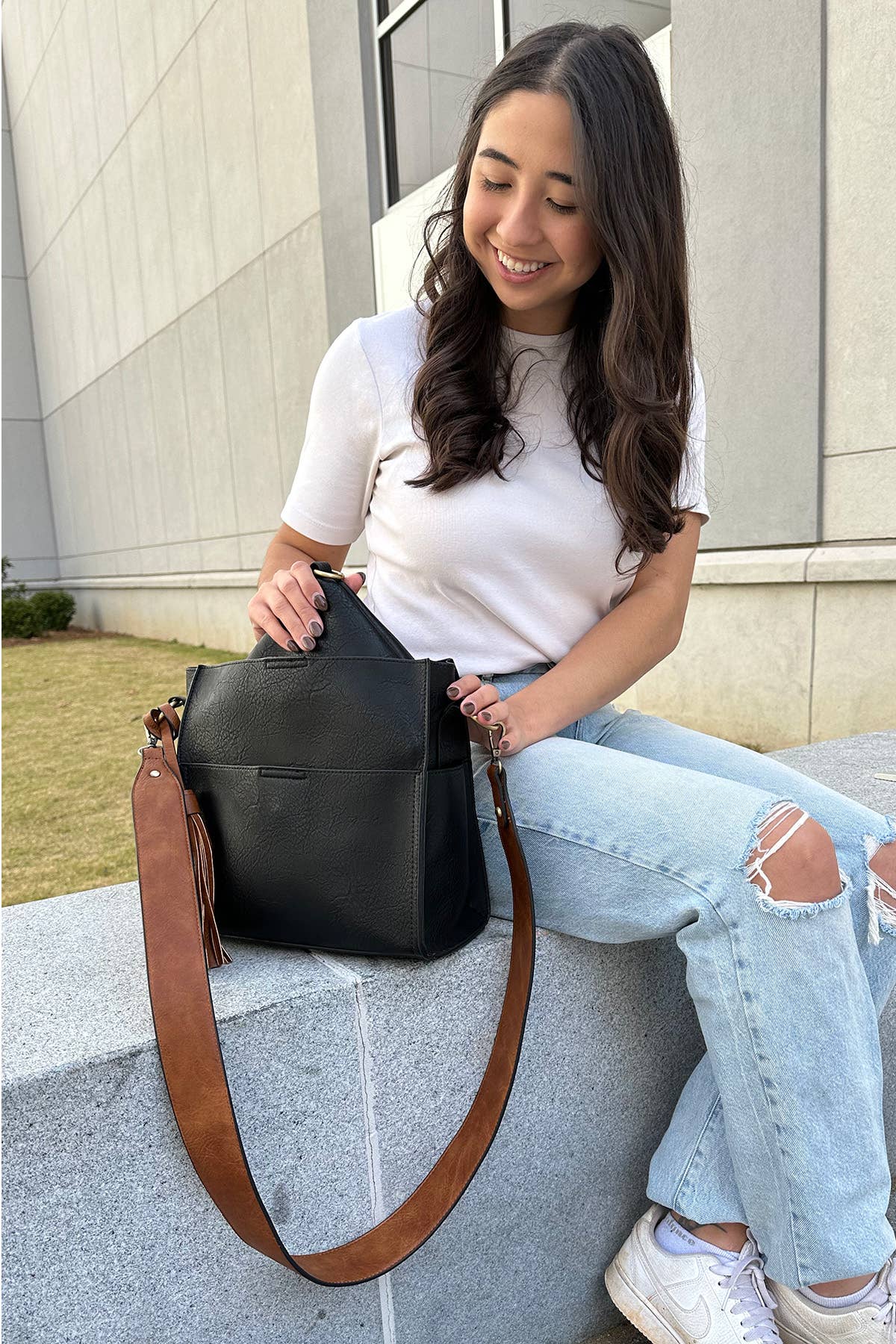 Jen & Co. - M1867 Lyla 2-in-1 Bucket Bag w/ Guitar Strap