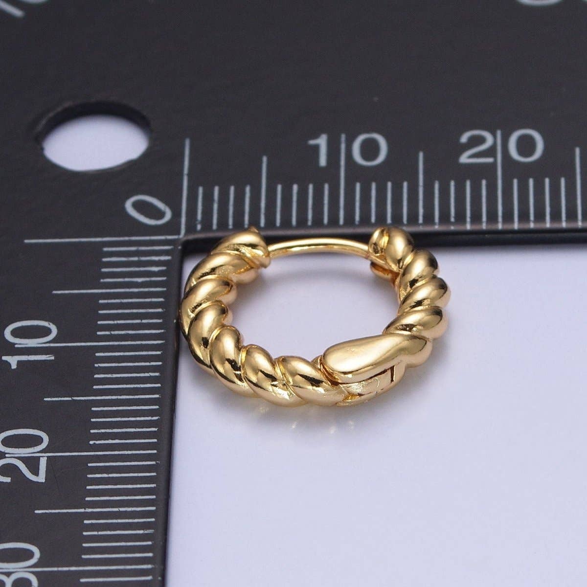 Aim Eternal - Twisted Gold Hoop Earrings for Women Dainty Gold Hoop Lightweight Earrings for Girls T-395