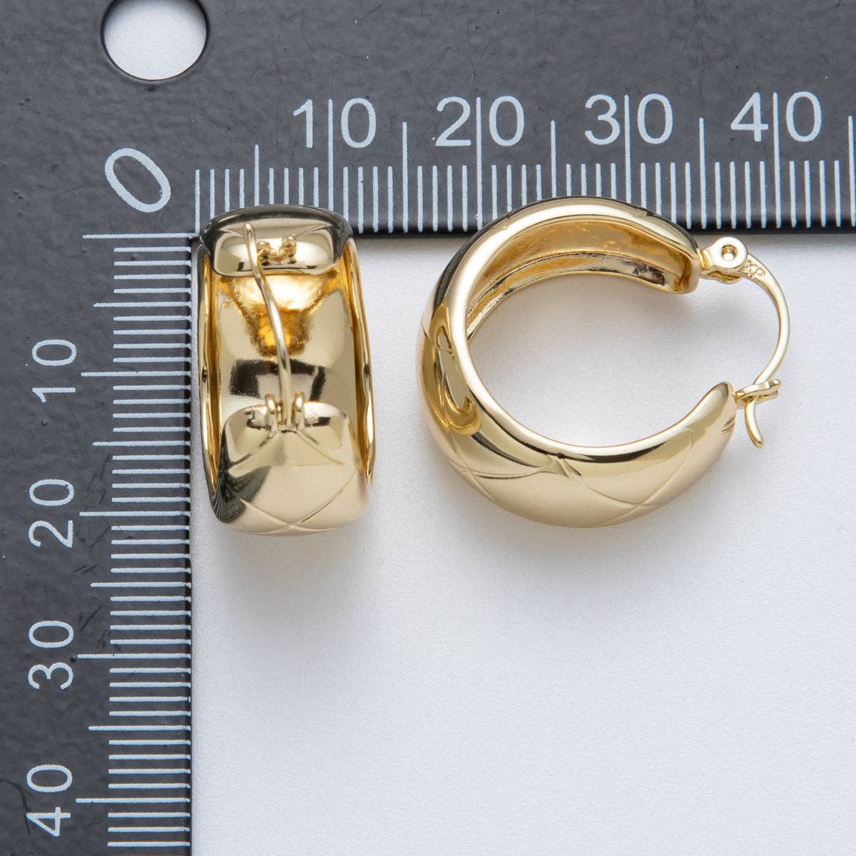 Aim Eternal - 14K Gold Filled 25.5mm Wide Quilted Latch Hoop Earrings | Earrings-00132