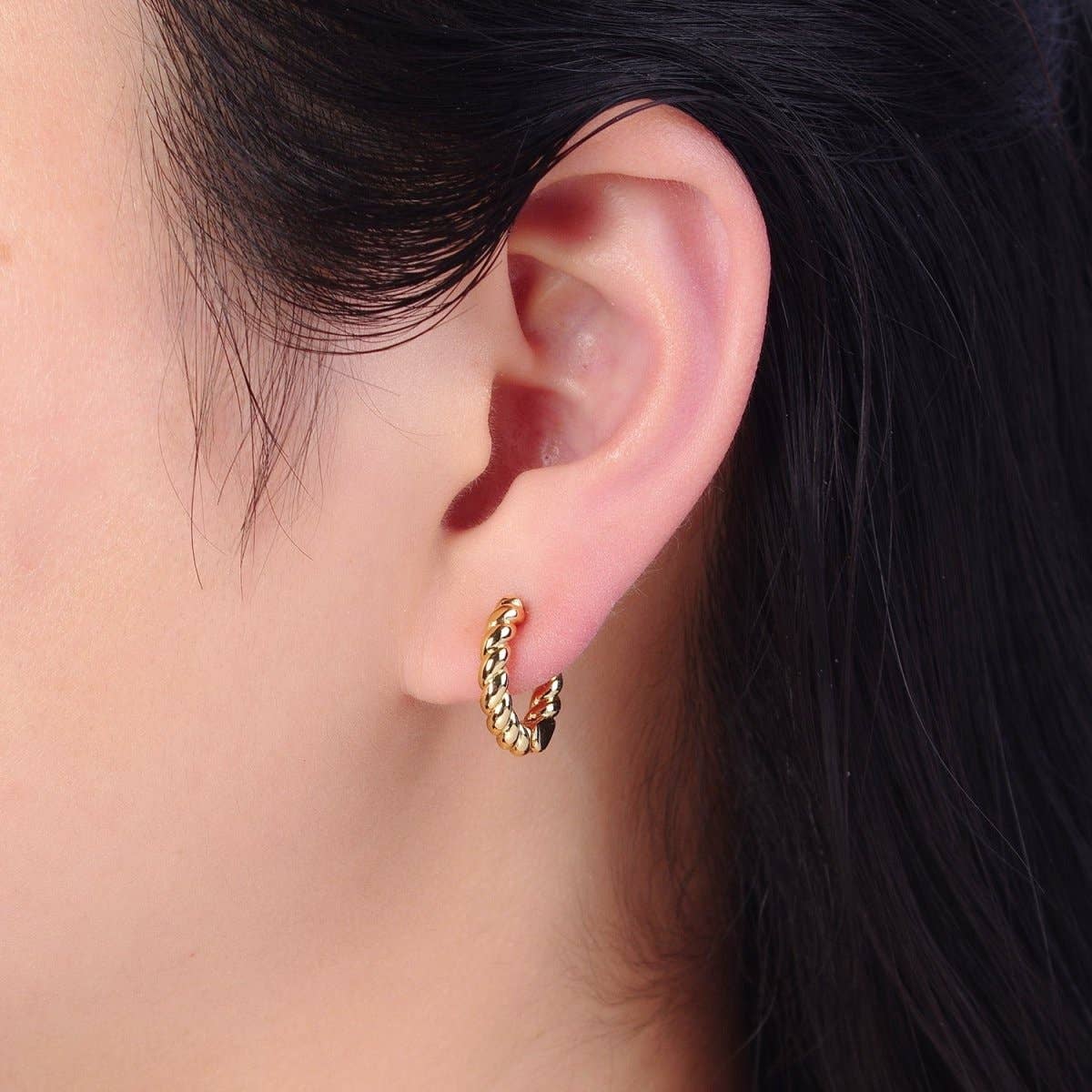 Aim Eternal - Twisted Gold Hoop Earrings for Women Dainty Gold Hoop Lightweight Earrings for Girls T-395