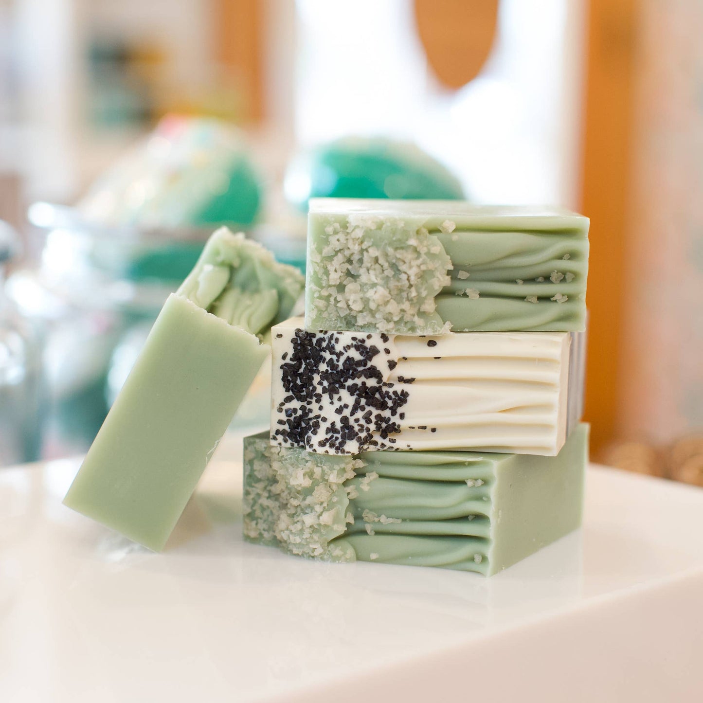Mad Sass Soap Co - Tobacco & Bay Leaf - Artisan Soap